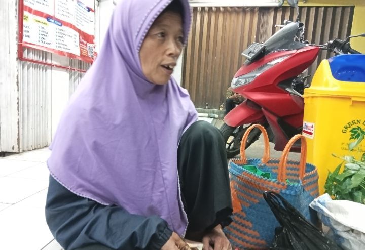 Cerita Nenek Maryam, Rela Jualan Sayur hingga Tengah Malam Demi Anak ...